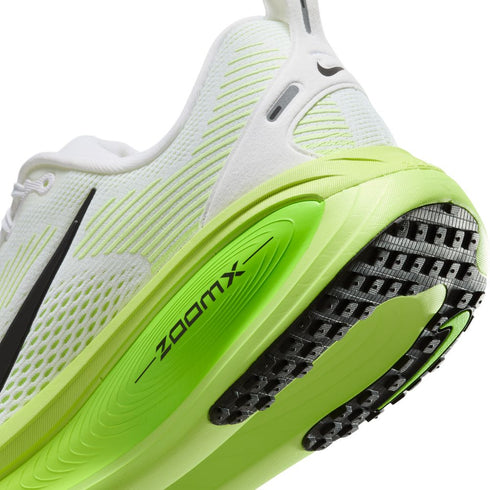NIKE Vomero 18 Mens Sneakers
